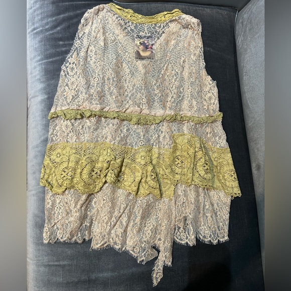 MAGNOLIA PEARL Pink and Tan Lace Sheer Ruffled Tiered V Neck Tank - Picture 9 of 13